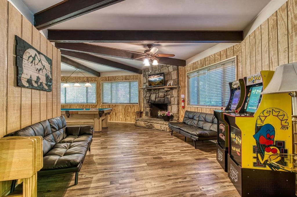 Villa Three Bears Den, Hot Tub, Pool Table, Pool Access, 1089 Free Tickets Each Paid Day, Dollywood Inclu Gatlinburg Exterior foto